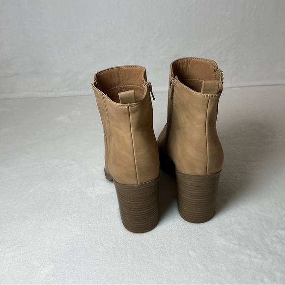 Universal Thread Chic Tan Ankle Boots with Zipper - Picture 6 of 13